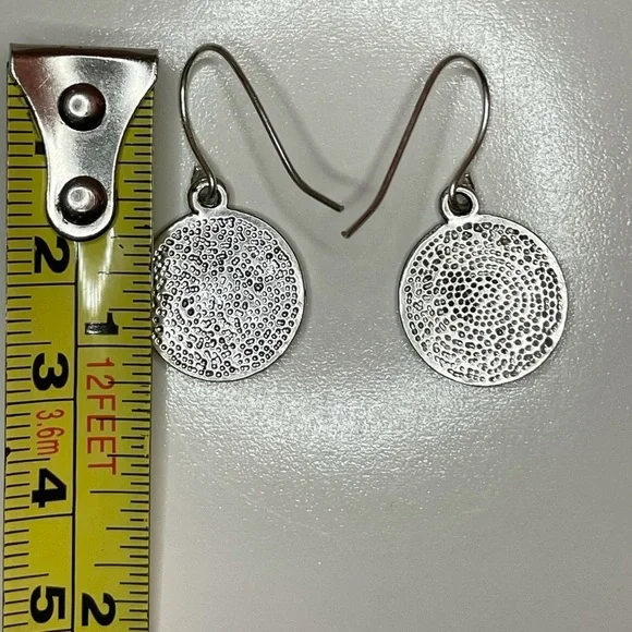 Metal Design Small Round Dangle Earrings - Picture 10 of 11